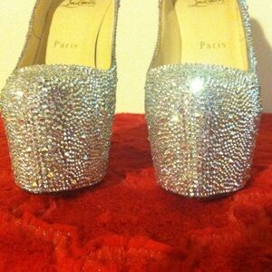 Christian Louboutin
DAFFODILE Strassed in Swarovski Crystals AB Size 38